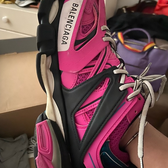 542436 W1GC1 1050
TRACK SNEAKER
DOUBLE PERF.MESH/FABRIC - Picture 4 of 10